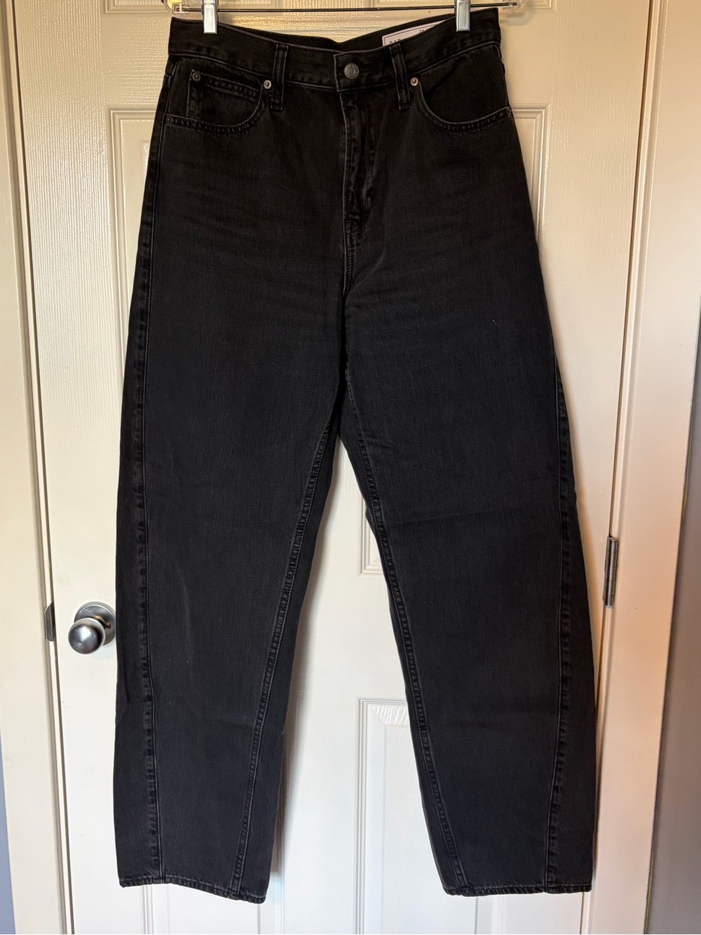 Gap high rise barrel jeans - size 29L